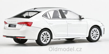 Modely autíček Škoda Octavia IV FL (2024), 1:43 , Bílá Candy - 143AB-048E, kovové modely aut Škoda, Modely autíček pro každého - Oldmodel.cz
