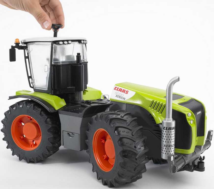 Bruder Traktor CLAAS Xerion - Obrázek 3
