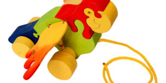 Fauna Dřevěné tahací hračky z masivu papoušek