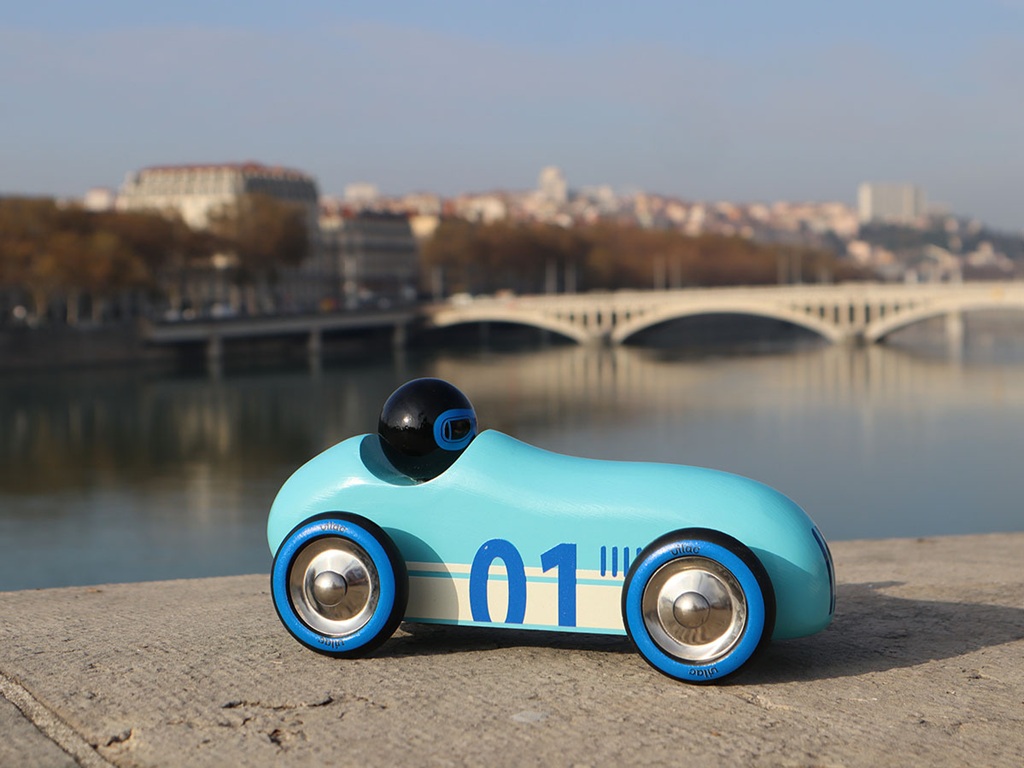 Vilac Dřevěné auto Old Sport Compet tyrkysové - Obrázek 3